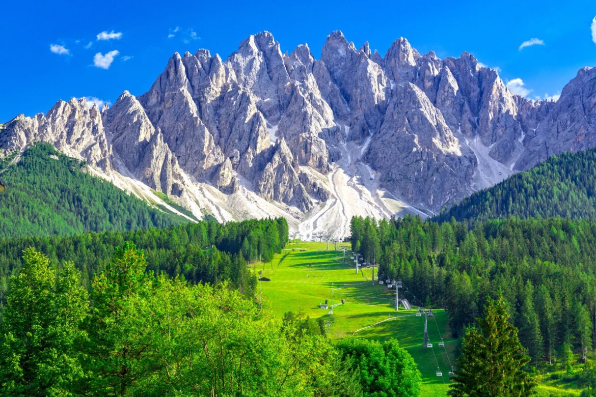 Kururlaub in den Dolomiten: Wenn alpine Ruhe und Gesundheitswellness zusammenfinden